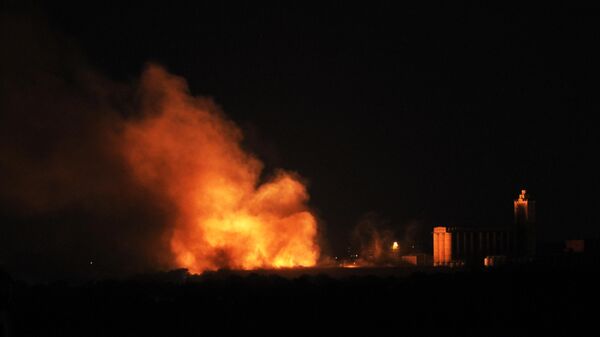 Пожар на пивзаводе в Донецке после обстрела со стороны ВСУ