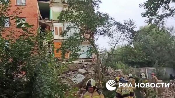 Обрушение пятиэтажного дома в Омске. Кадр видео