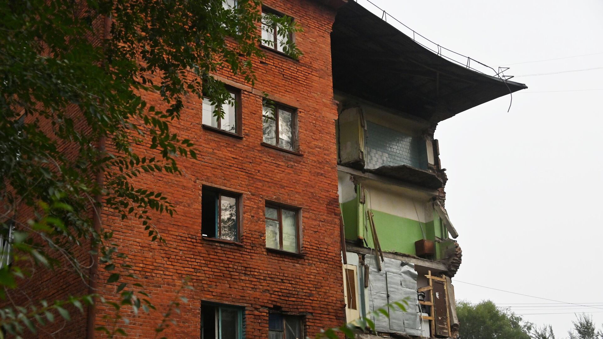 Место частичного обрушения стены жилого дома в Омск - РИА Новости, 1920, 12.08.2022
