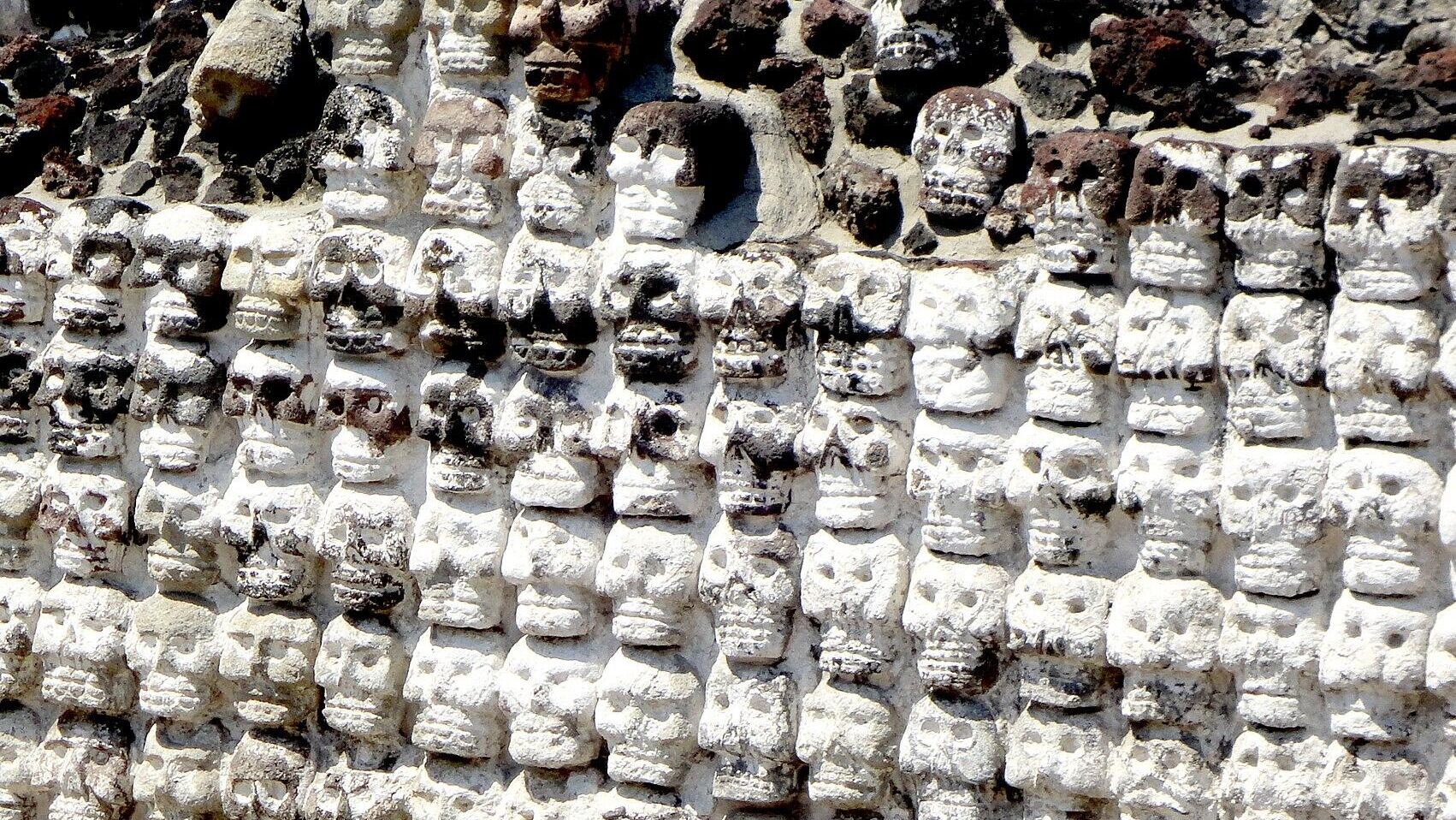 "Сверлили и подтачивали наживую". Древний обряд майя шокировал ученых