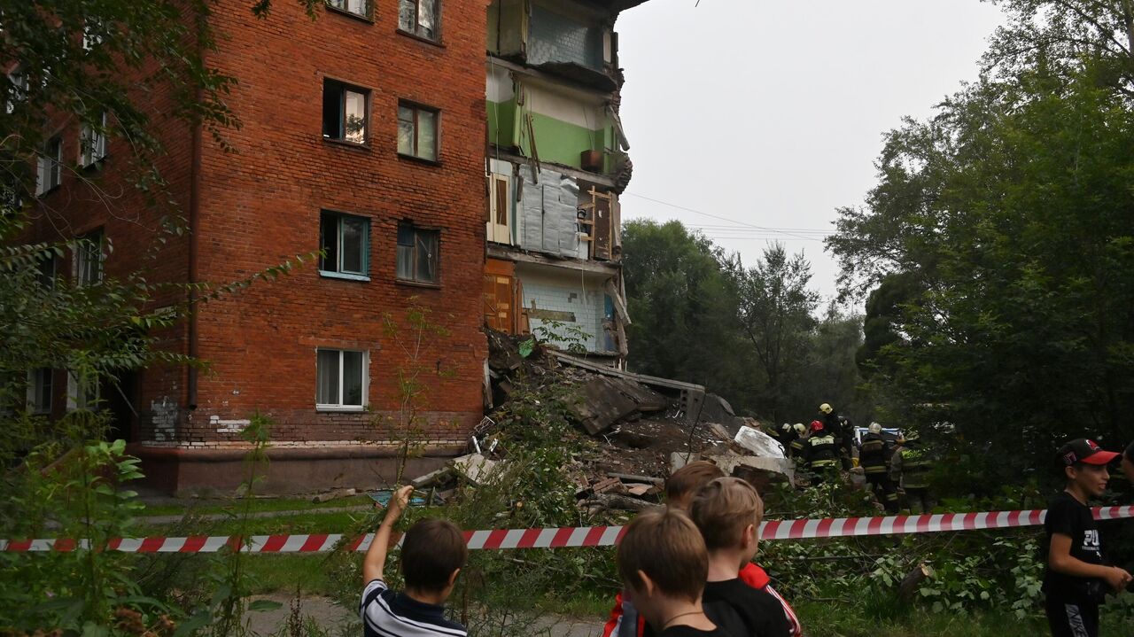 Прокуратура потребовала провести капремонт разрушающейся пятиэтажки в Омске  - Недвижимость РИА Новости, 22.08.2022