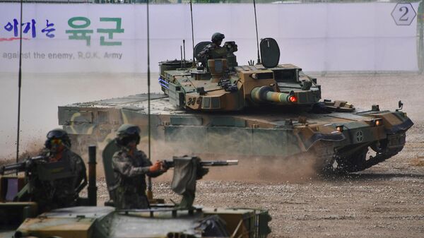 Военнослужащие Южной Кореи на танке K2