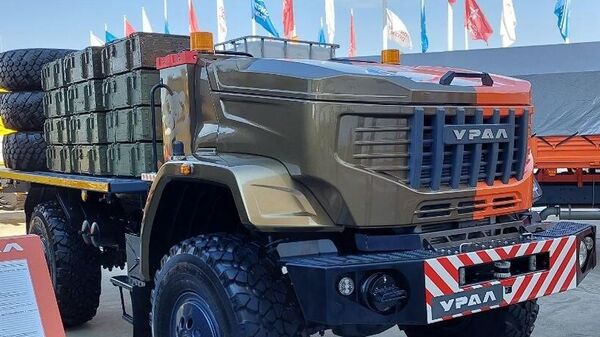 Прототип беспилотного военного грузовика Урал на форуме Армия-2022