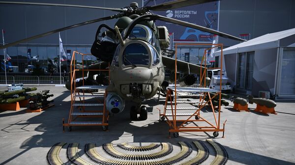 Вертолет Ми-35П на выставке в рамках Международного военно-технического форума Армия-2022