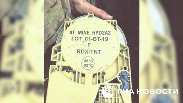 Французские мины EMP F2, обнаруженные под Артемовском. Кадр видео