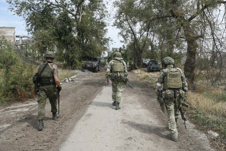 Военнослужащие ВС России в селе Александровка Херсонской области