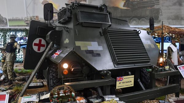 Британский бронетранспортер AT105 Saxon, захваченный в городе Счастье в ходе спецоперации на Украине, на выставке в рамках Международного военно-технического форума Армия-2022