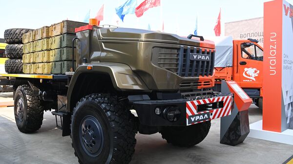 Прототип беспилотного автомобиля ШАССИ Урал-432067-73 на выставке в рамках Международного военно-технического форума Армия-2022