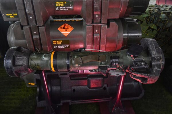 Американский противотанковый ракетный комплекс FGM-148 Javelin и ракеты UN 0182, захваченные в Мариуполе в ходе спецоперации на Украине, на выставке в рамках Международного военно-технического форума Армия-2022 