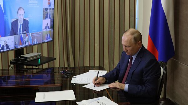  Президент РФ Владимир Путин на совещании по вопросам развития судостроительной промышленности