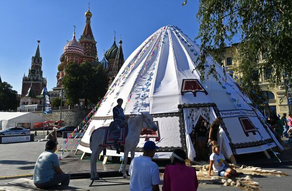 Павильон Республики Саха, представленный на V Фестивале Русского географического общества в парке Зарядье в Москве