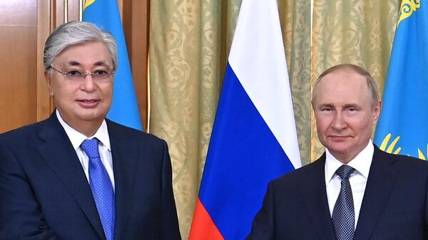 Президент РФ Владимир Путин и президент Казахстана Касым-Жомарт Токаев во время встречи