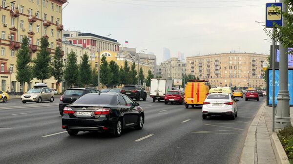 Движение на Зубовском бульваре в Москве. 22 августа 2022