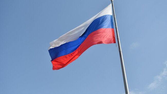 Церемония поднятия государственного флага РФ на главной городской площади Краснодара