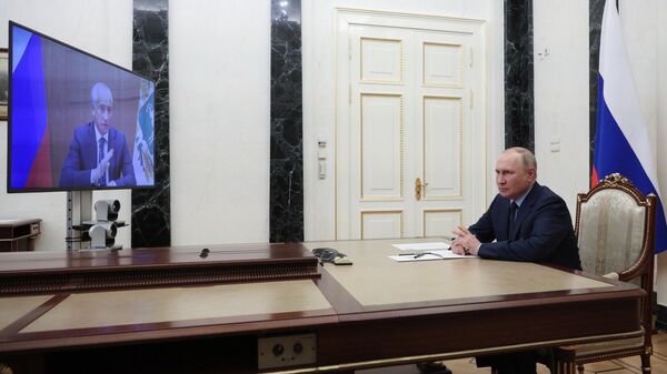 Президент РФ Владимир Путин проводит встречу  в режиме видеоконференции с временно исполняющим обязанности губернатора Томской области Владимиром Мазуром