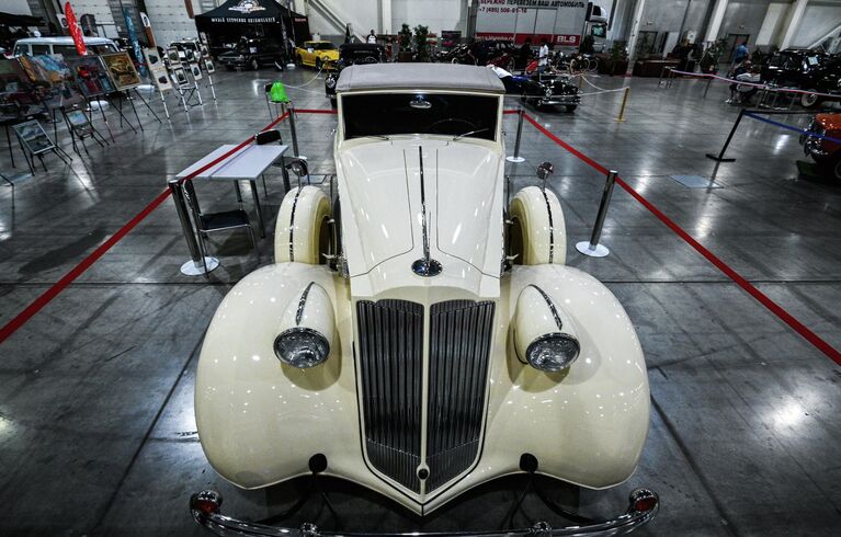 Автомобиль Packard Twelve на 32-й выставки старинных автомобилей и антиквариата Олдтаймер-Галерея 2022