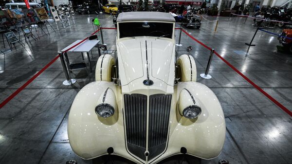 Автомобиль Packard Twelve на 32-й выставке старинных автомобилей и антиквариата Олдтаймер-Галерея —  2022