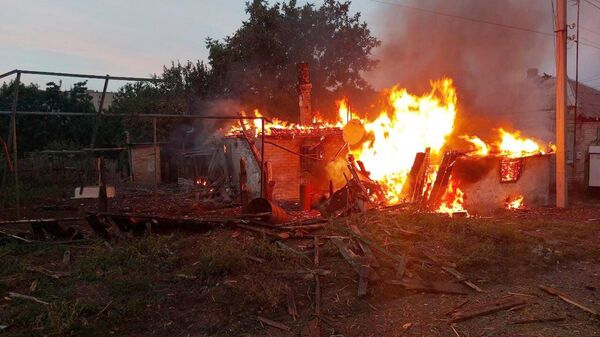 Пожар в Никитовском районе Горловки после обстрела ВСУ