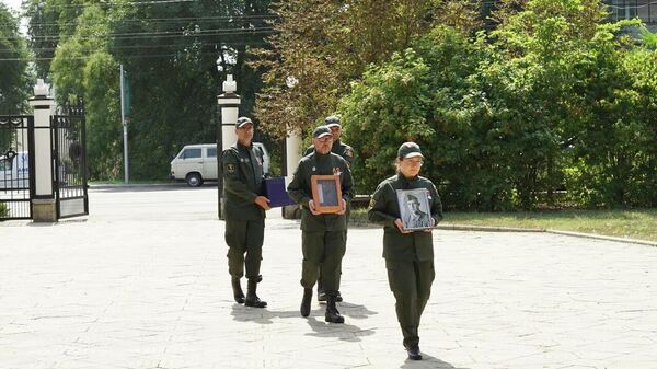 Церемония воздаяния воинских почестей герою ВОВ Алексею Полякову в Кишиневе