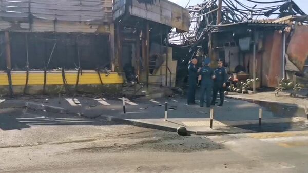 Кадры рынка в Волжском после пожара