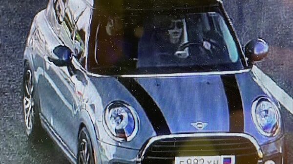 Автомобиль Mini Cooper, в котором, по версии ФСБ РФ, находятся главные подозреваемые по делу об убийстве Дарьи Дугиной граждане Украины Наталья Вовк и Богдан Цыганенко