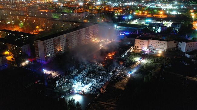 Пожар на рынке Людмила в Волжском