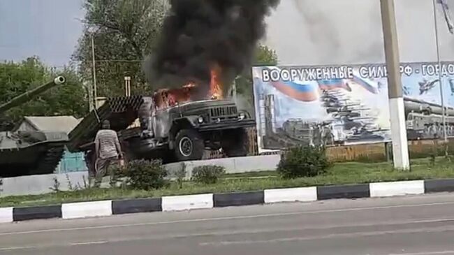 Пожар в памятнике-автомобиле ЗИЛ 131 Град в Воробьевском районе Воронежской области