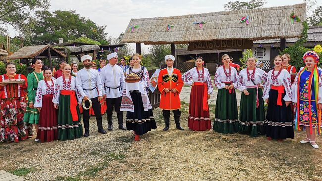 Кубанские казаки в этнографическом парке Атамань