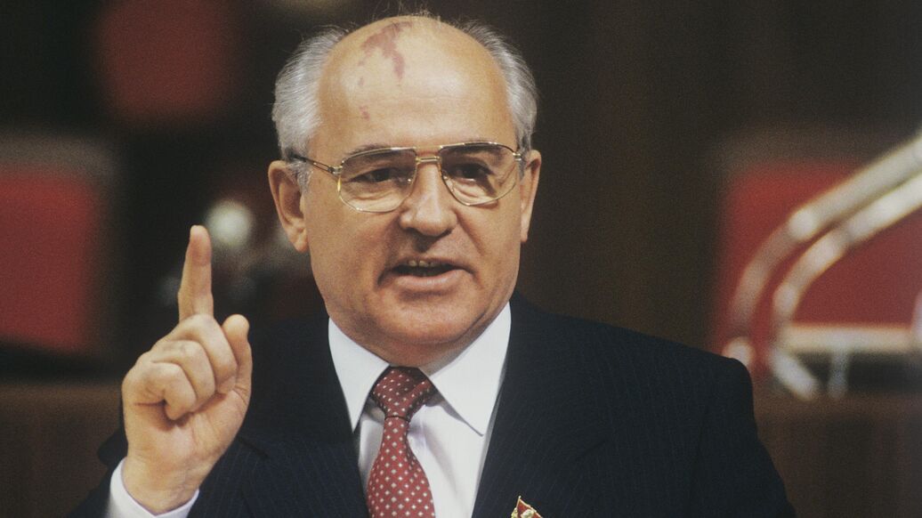 "Это было глупо, но сработало". К чему привел скандальный шаг Горбачева