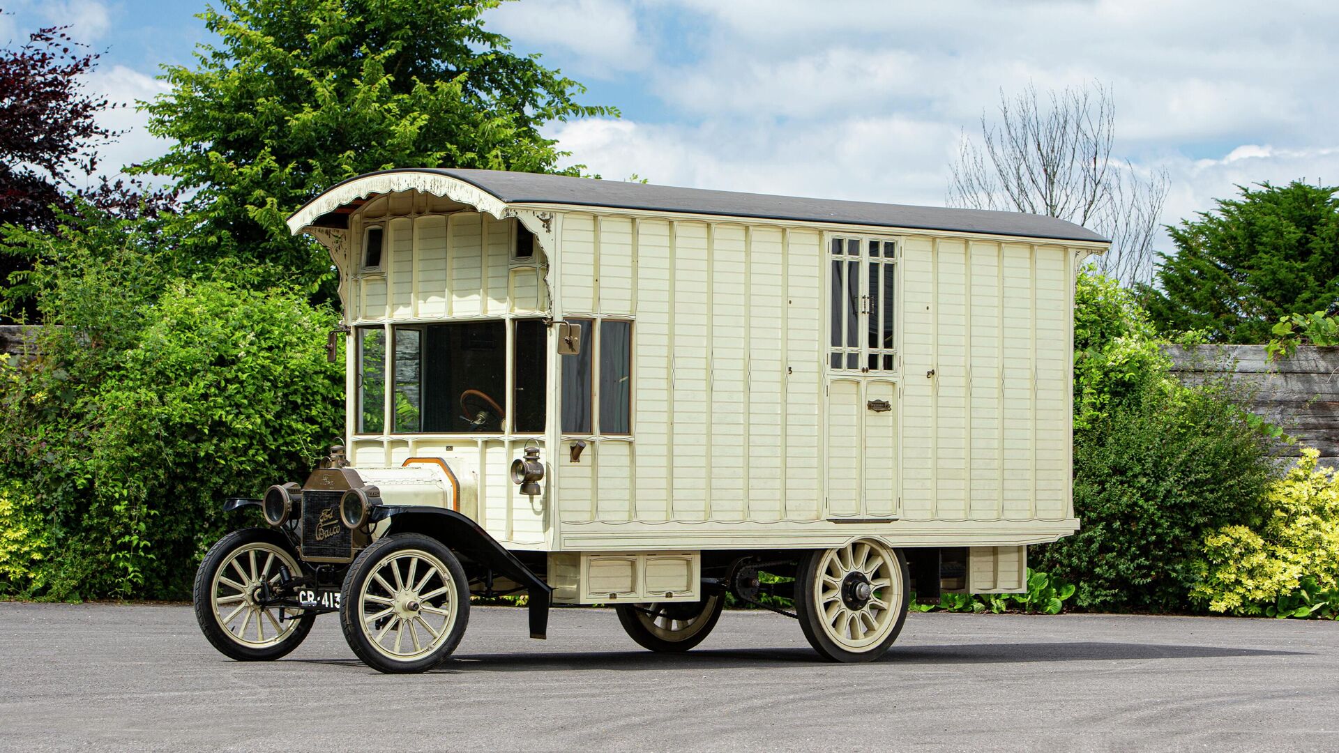 Автомобиль Ford Model T Motor Caravan, выставленный на торги аукционным домом Bonhams - РИА Новости, 1920, 31.08.2022