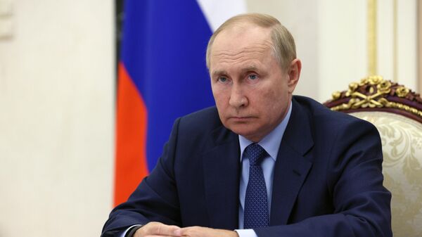 Путин заявил, что Россия не свернет с суверенного курса