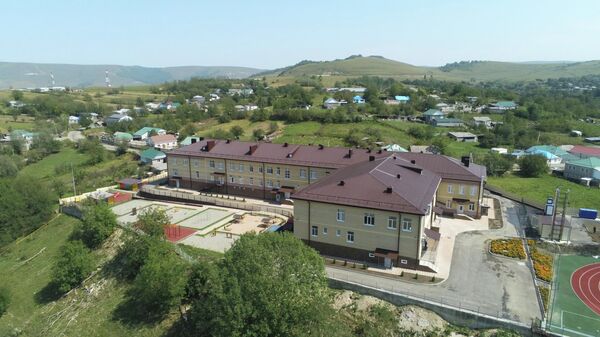 Темрезов: в День знаний в горном ауле КЧР открылись школа и детский сад