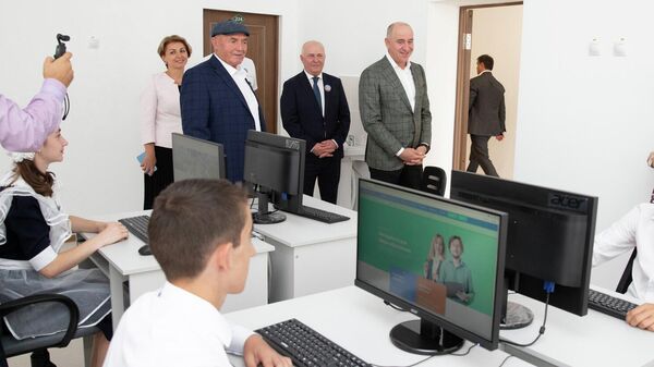 В КЧР открыта школа, полностью оснащенная российскими оперсистемами