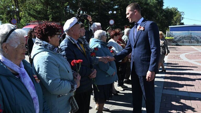 Глава Хабаровского края Михаил Дегтярев во время памятных мероприятий, посвященных Дню окончания Второй мировой войны, в  Хабаровске