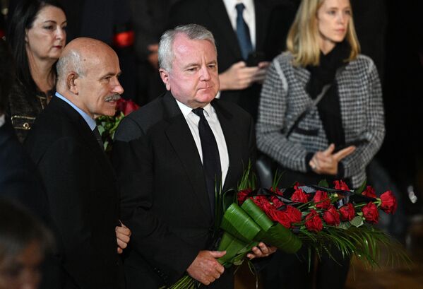 Посол США в РФ Джон Салливанн церемонии прощания с бывшим президентом СССР Михаилом Горбачевым