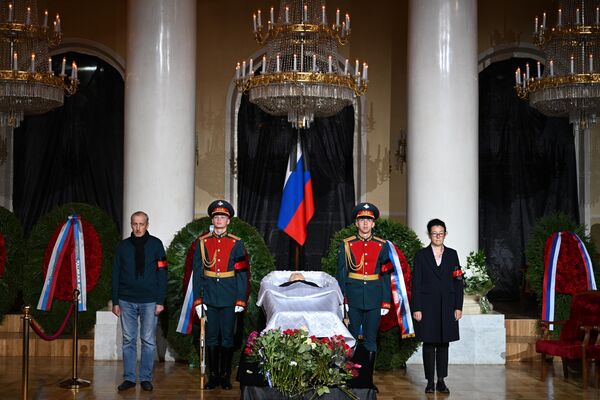 Церемония прощания с бывшим президентом СССР Михаилом Горбачевым в Колонном зале Дома союзов в Москве