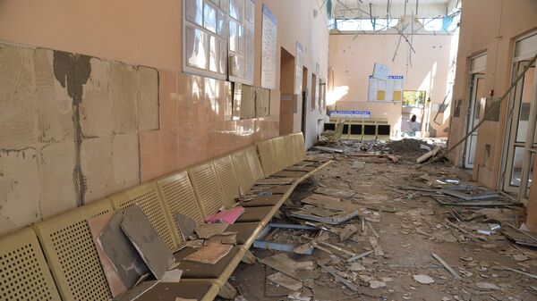 Разрушенное здание автовокзала в городе Изюм