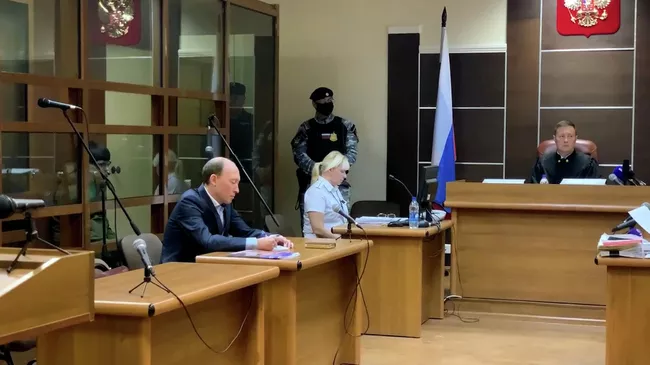 Кадры из зала суда, где рассматривают дело Тимура Бекмансурова, устроившего стрельбу в Пермском университете 