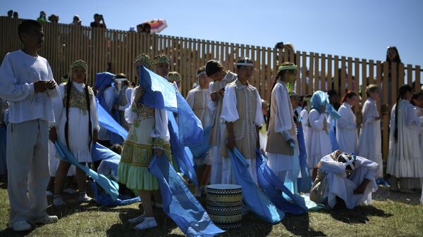 Празднование традиционного якутского праздника Ысыах Туймаады в местности Ус Хатын недалеко от Якутска