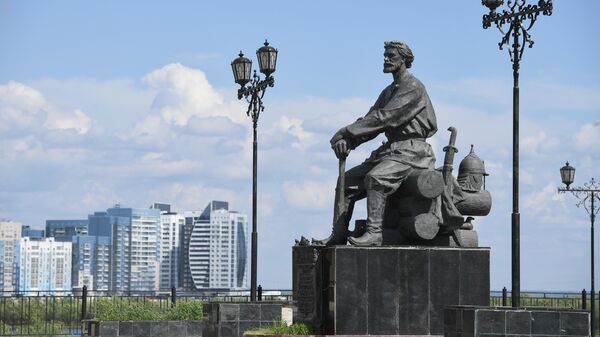 Памятник стрелецкому сотнику, основателю города Якутска Петру Ивановичу Бекетову в Якутске