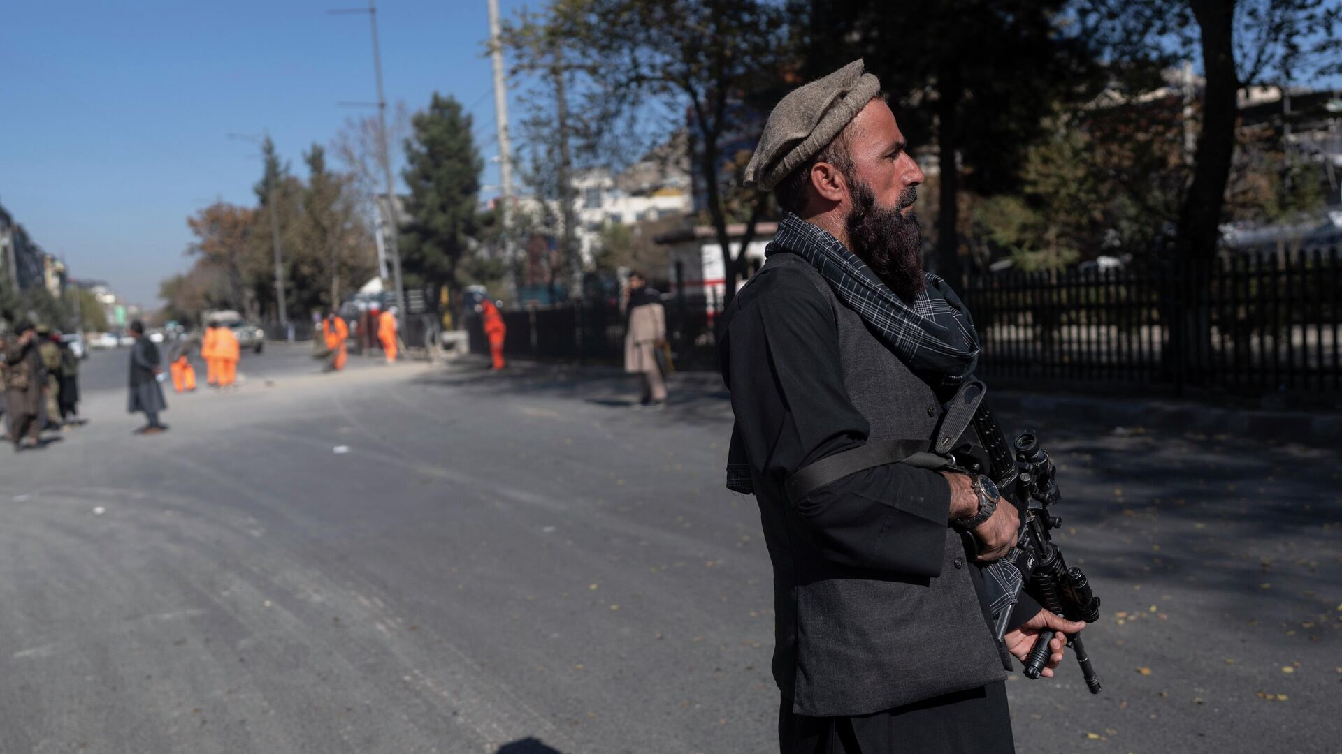 Боец Талибана** в Кабуле - РИА Новости, 1920, 06.09.2022