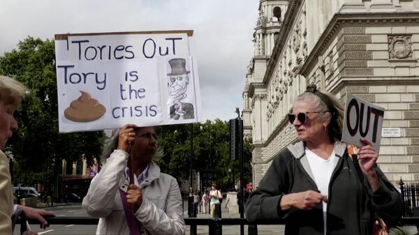 Протесты в Лондоне во время объявления Лиз Трасс новым премьер-министром  