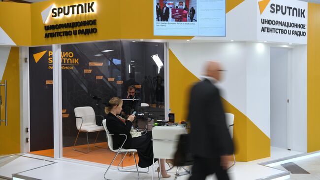 Работа студии радио Sputnik на Восточном экономическом форуме во Владивостоке