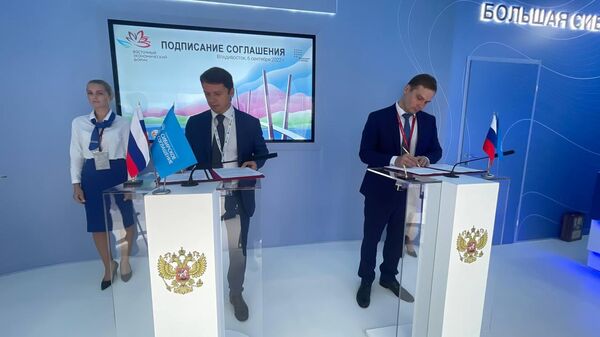 Подписание соглашения между фондом “Сколково” и Республикой Хакасия в ходе ВЭФ-2022