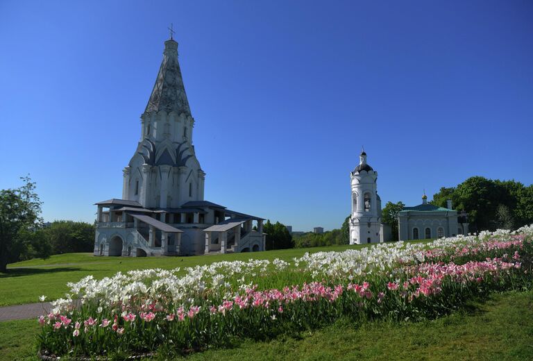 Церковь Вознесения Господня в Коломенском парке в Москве