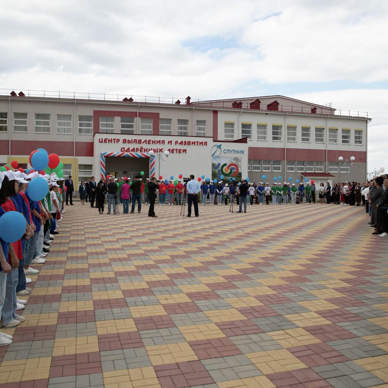 В КЧР в День республики открылся первый в регионе центр для одаренных детей  - РИА Новости, 07.09.2022