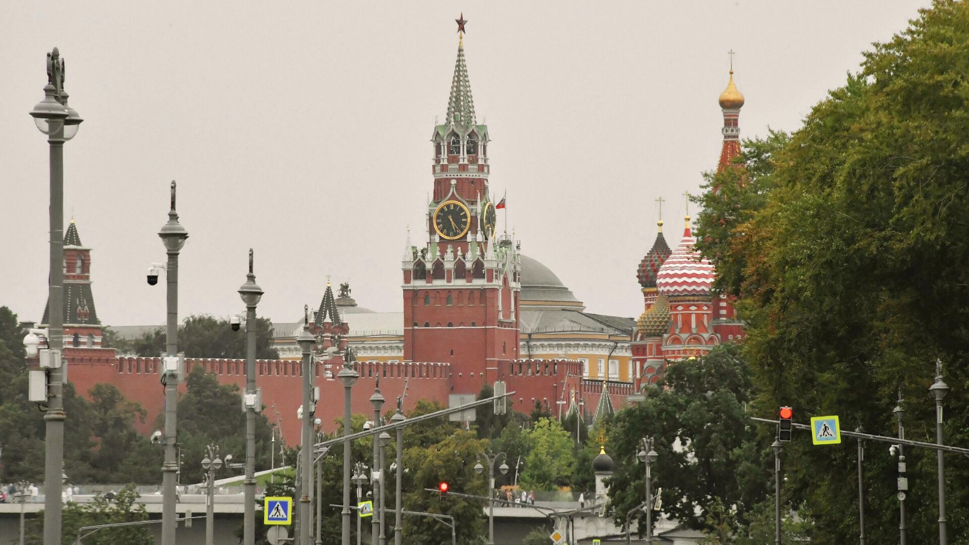 Спасская башня Московского Кремля - РИА Новости, 1920, 29.09.2022