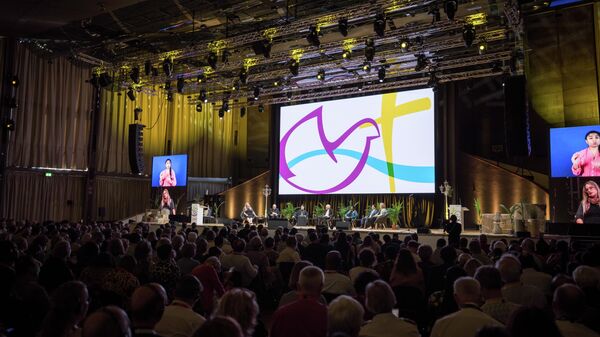 Пленарное заседание на 11-й Ассамблее Всемирного совета церквей в Карлсруэ, Германия