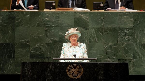Королева Великобритании Елизавета II выступает перед Генеральной Ассамблеей ООН в Нью-Йорке