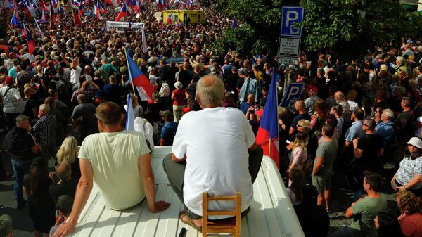 Антиправительственный митинг в Праге